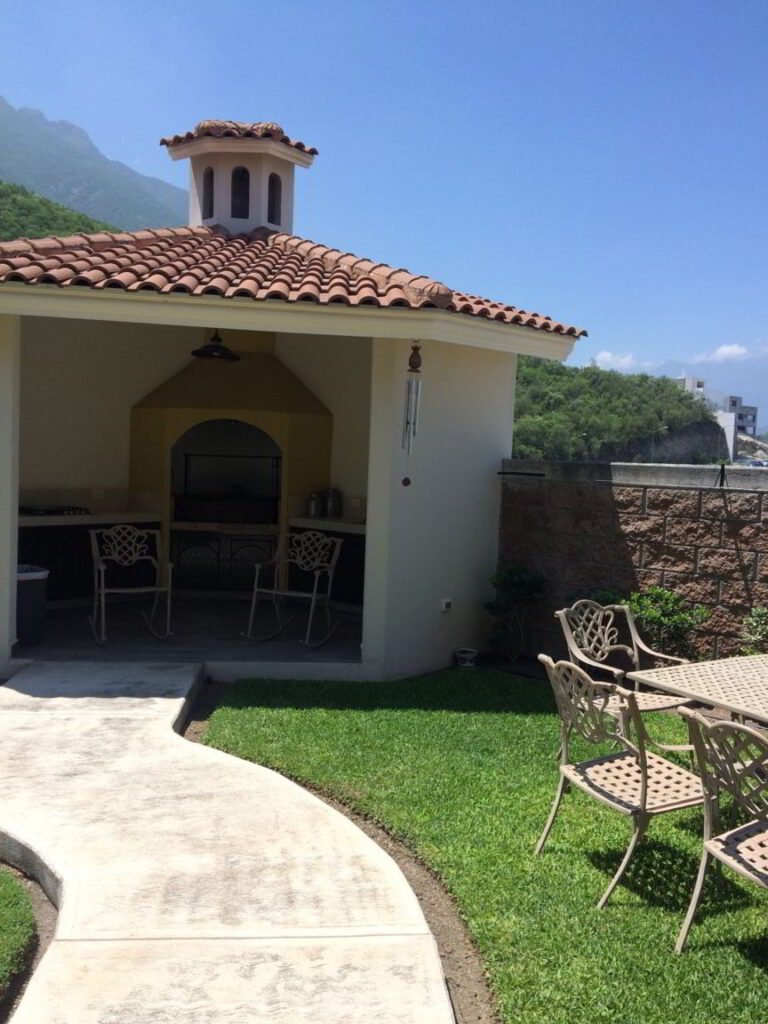 FOTO RESIDENCIAL LAS AGUILAS
